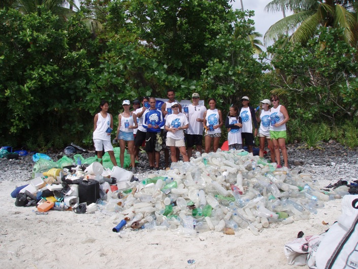 Collecting marine debris